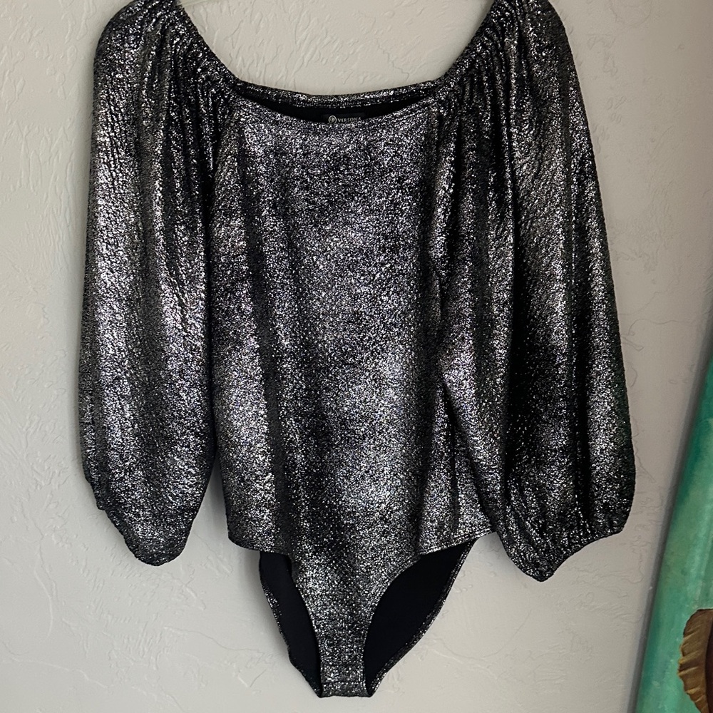 Versona Glittering Silver Top